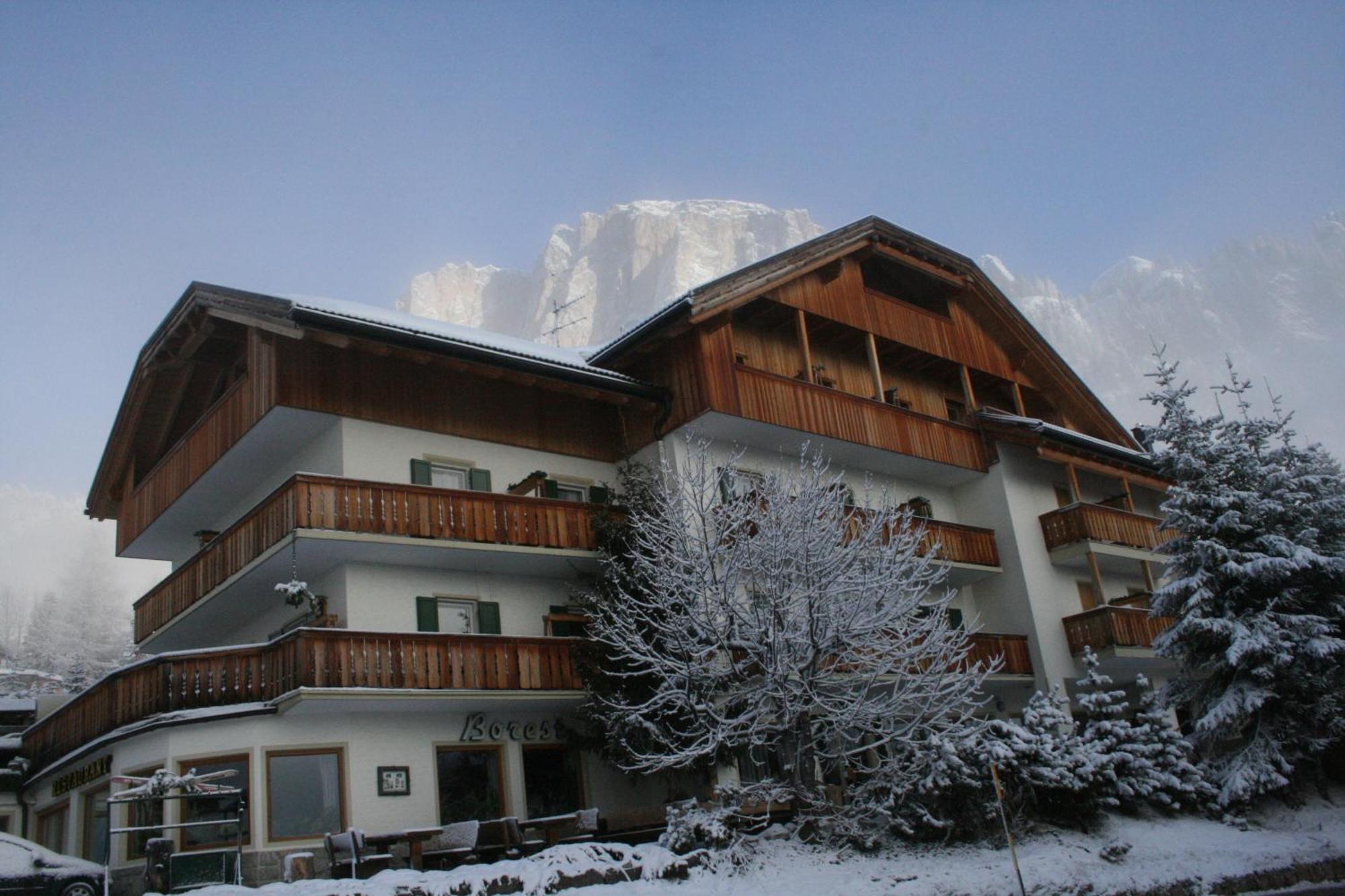 Hotel Borest Colfosco Exterior photo